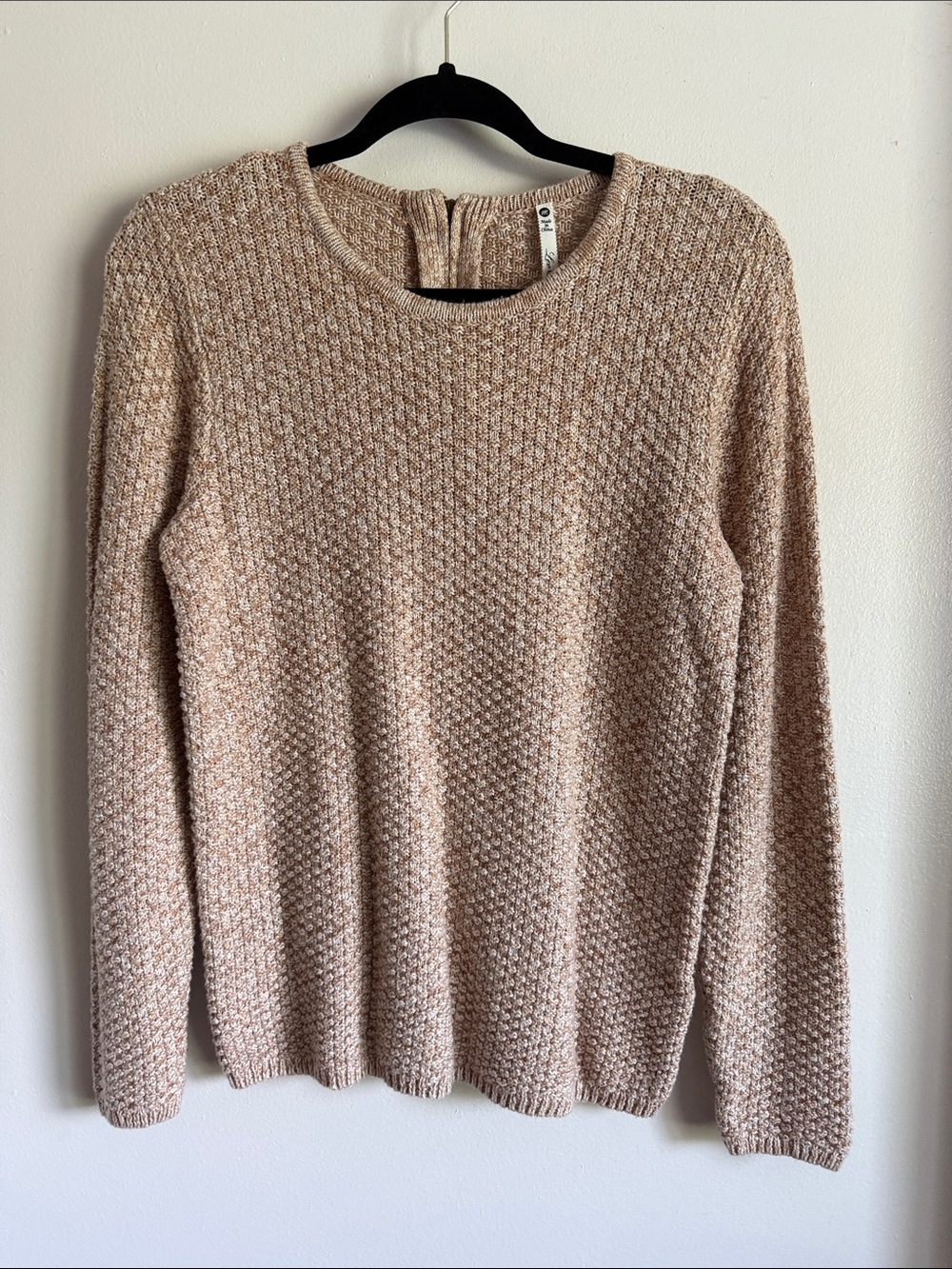 Leo & Nicole Beige Textured Crewneck Sweater size M